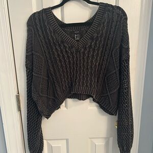 Forever 21 v neck cropped sweater, size L
